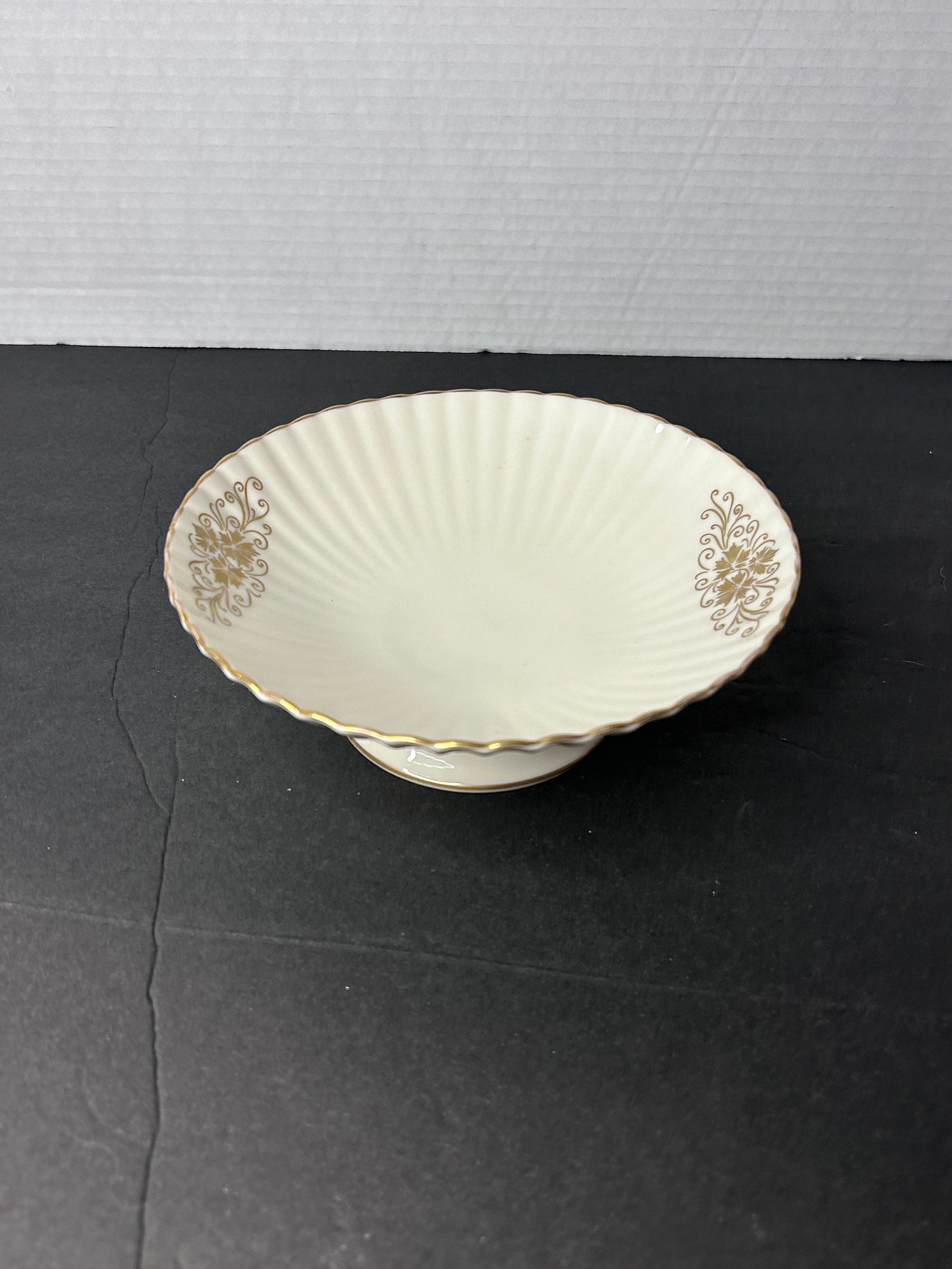 Vintage Lenox Hand Decorated 24k Gold Platform Ruffle Ridged/scalloped ...