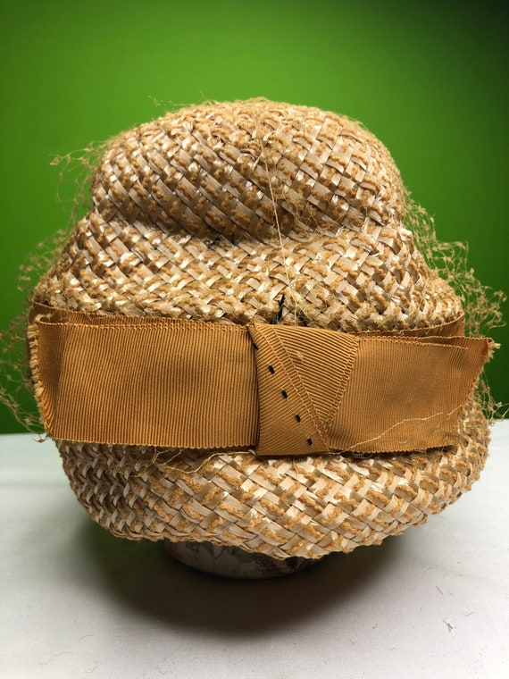 Vintage Straw Women’s Hat with gorgeous Shape and… - image 1
