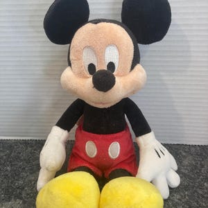 Klassisk 25 cm Musse Pigg-plysch från Disney Parks bild 1
