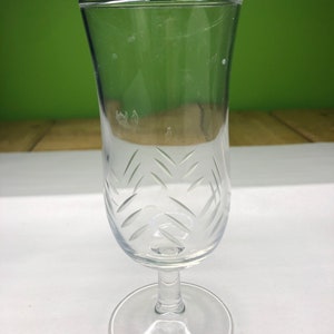 Vintage Etched Clear Glass Stemware Wine Champagne Glass with Gorgeous shape and pattern