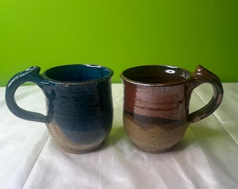 Large Pottery Mug With Thumb Rest, 16 Oz Capacity, Speckled White, Sand,  Amber, and Blue, Morning Moon - Etsy