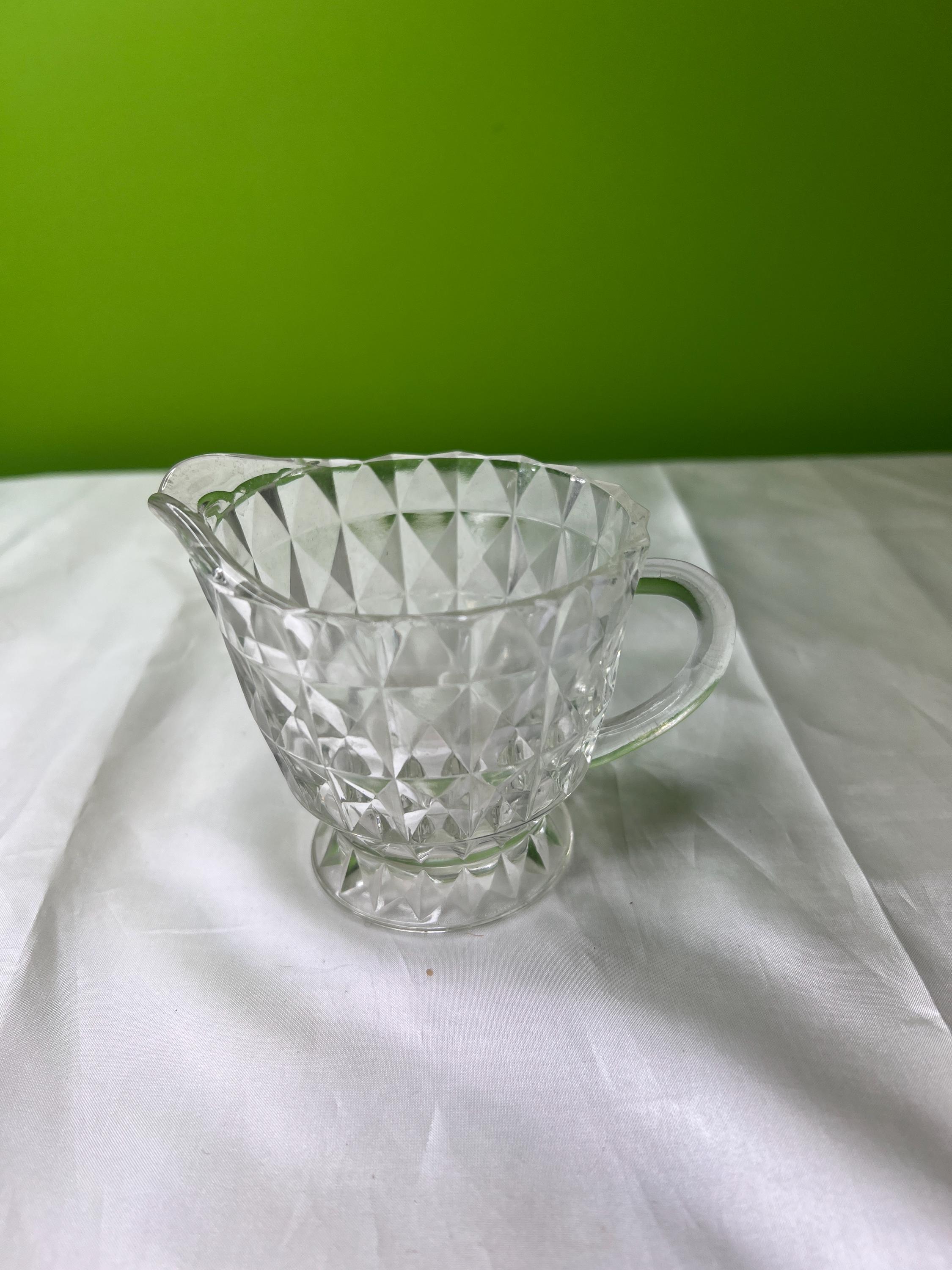 ヴィンテージのディプレッショングラスは、ジャネットグラスの