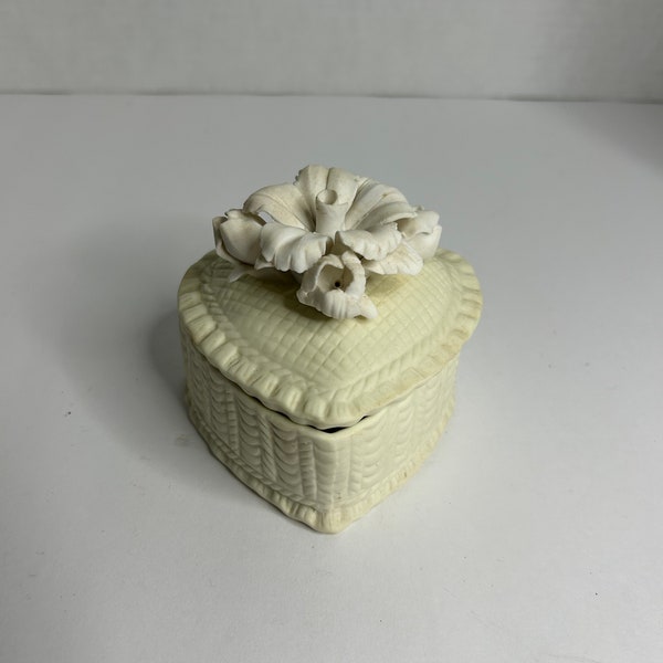 Vintage Porcelain Cream Woven Jewelry Trinket Box with Flower Handle