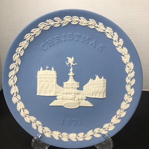 Vintage Possibly Wedgwood Jasperware London Series Annual Christmas Plate, 1971 Piccadilly Circus, Collectible Plate