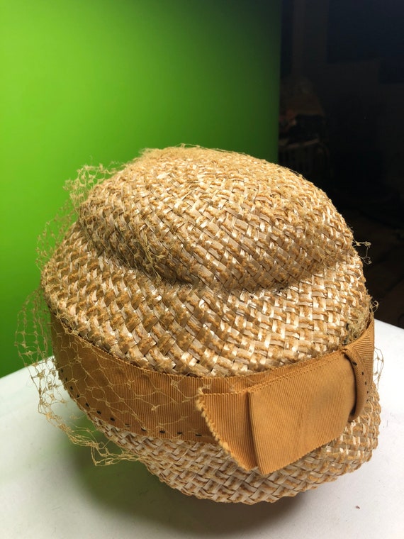 Vintage Straw Women’s Hat with gorgeous Shape and… - image 5