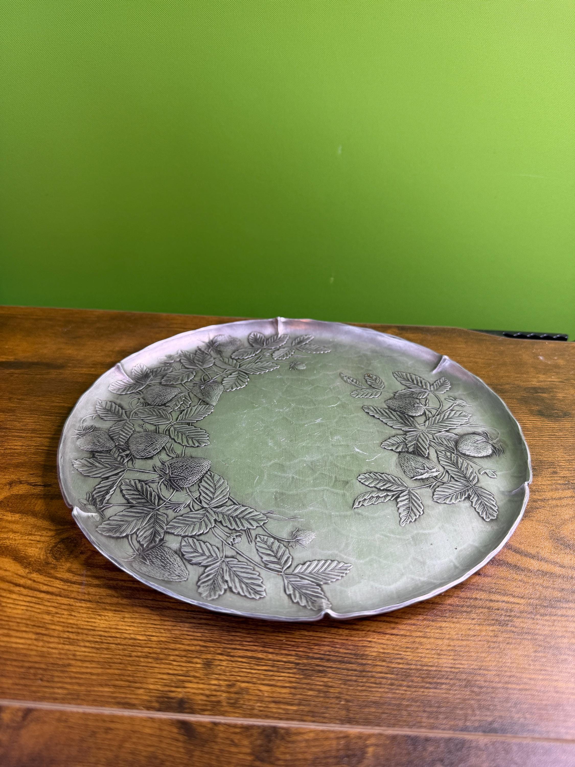 Vintage Wendell August Forge Handmade Hamered Aluminum Tray Plate