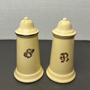 Vintage Pfaltzgraff Stoneware Dorf große Salz und Pfefferstreuer
