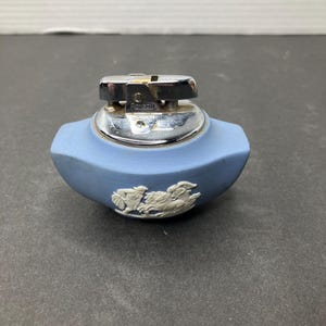 Vintage 1957 Ronson Wedgwood Blue Jasperware Ulysses Oval Desk Cigarette  Lighter Made in England