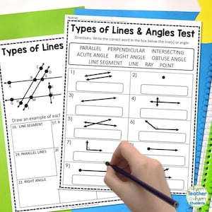 Puede incluir: Una hoja de trabajo con un diagrama de líneas y ángulos que se cruzan. La hoja de trabajo pide a los estudiantes que identifiquen los tipos de líneas y ángulos, incluyendo paralelas, perpendiculares, que se cruzan, ángulo agudo, ángulo recto, ángulo obtuso, segmento de línea, línea, rayo y punto.