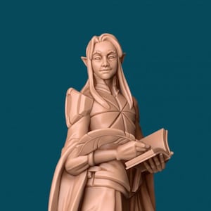 Puede incluir: Una figura detallada de un elfo, pintada en un color marrón claro, sosteniendo un libro y una pluma. El elfo lleva una larga túnica con detalles intrincados y tiene el pelo largo y fluido.