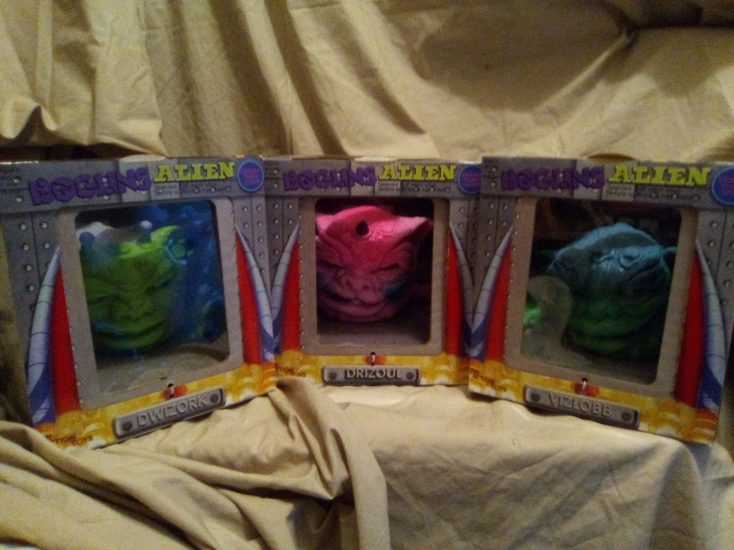 Boglins Alien Set3 / ボグリンズ Amazon.com: BOGLINS Alien Drizoul 8” Collectible Figure with