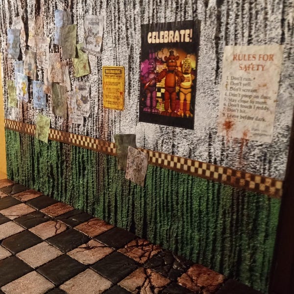 Action Figure Diorama - Five nights at freddy's hallway - chuck e cheese - showbiz pizza