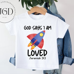 Eu Sou Amado Png, Escritura Png, Deus Diz Que Eu Sou Png,Cristão Png, Versículo Da Bíblia Png, Sublimação Png, Camisa Cristã Png, Bíblia Png