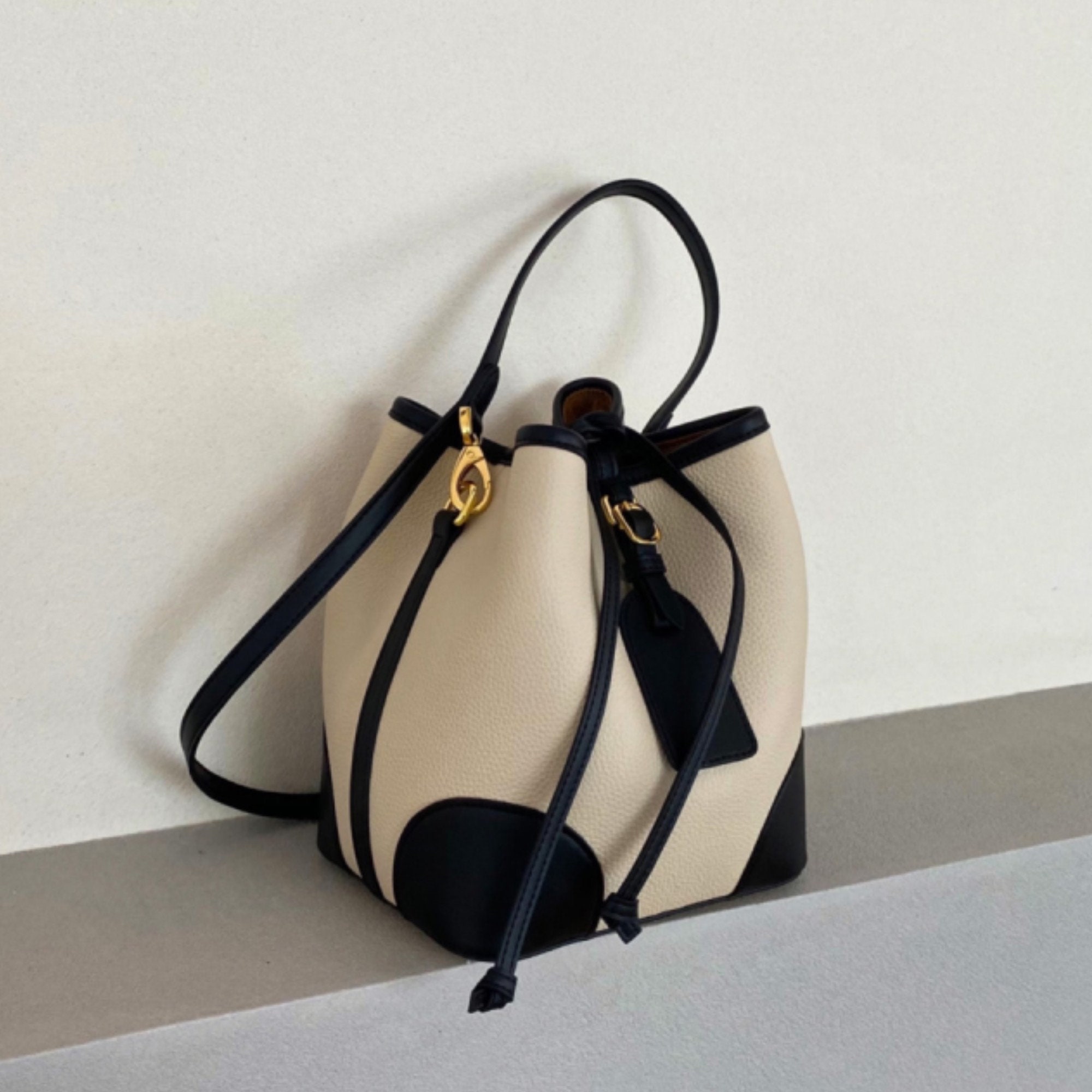 Louis Vuitton Barrel Bag at 1stDibs  lv cylinder bag, black louis vuitton, louis  vuitton cylinder bag