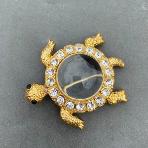 NOT Vintage. Vintage style gold plated turtle glass jelly belly brooch pin