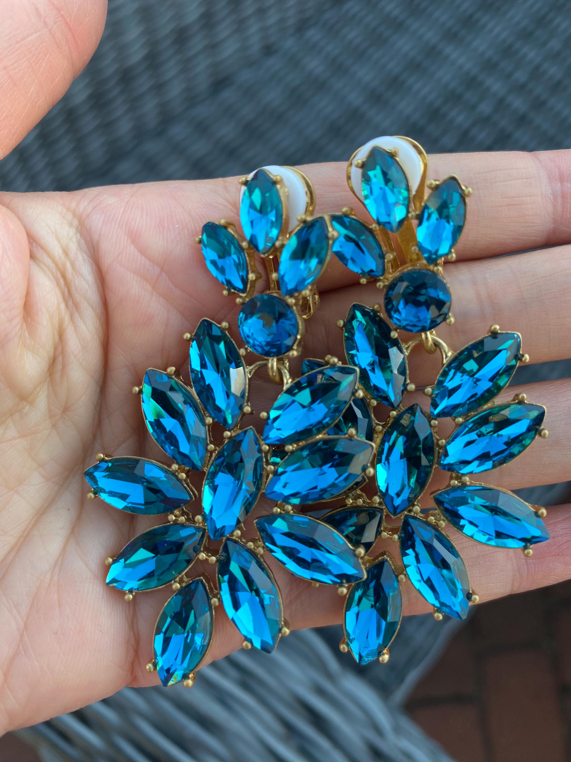Boucles D'oreilles Oscar De La Renta - Cristaux Bleus Et Jaunes, Monture Plaqué Or, Neuves Sans Emballage