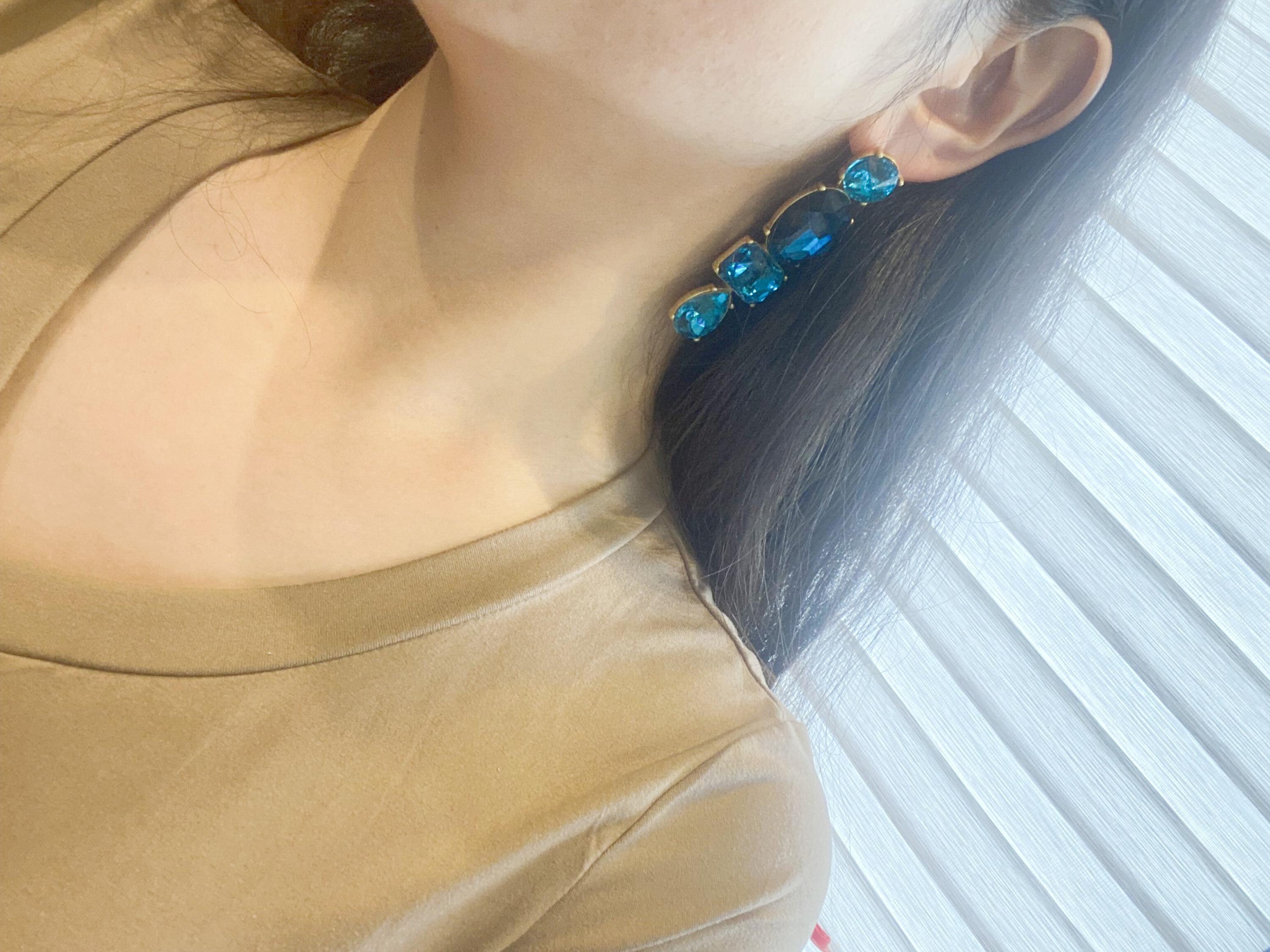 Boucles D'oreilles à Clipser Oscar De La Renta En Argenté Avec Cristaux Bleus - Neuves Avec étiquettes