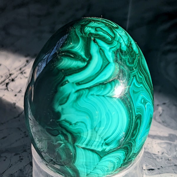 Malchite Green Easter egg, Exotic crystal Easter Egg, Crystal Easter Egg