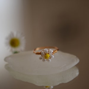 ハンドスタンプ加工のステンレススチール製スタッカブルデイジー