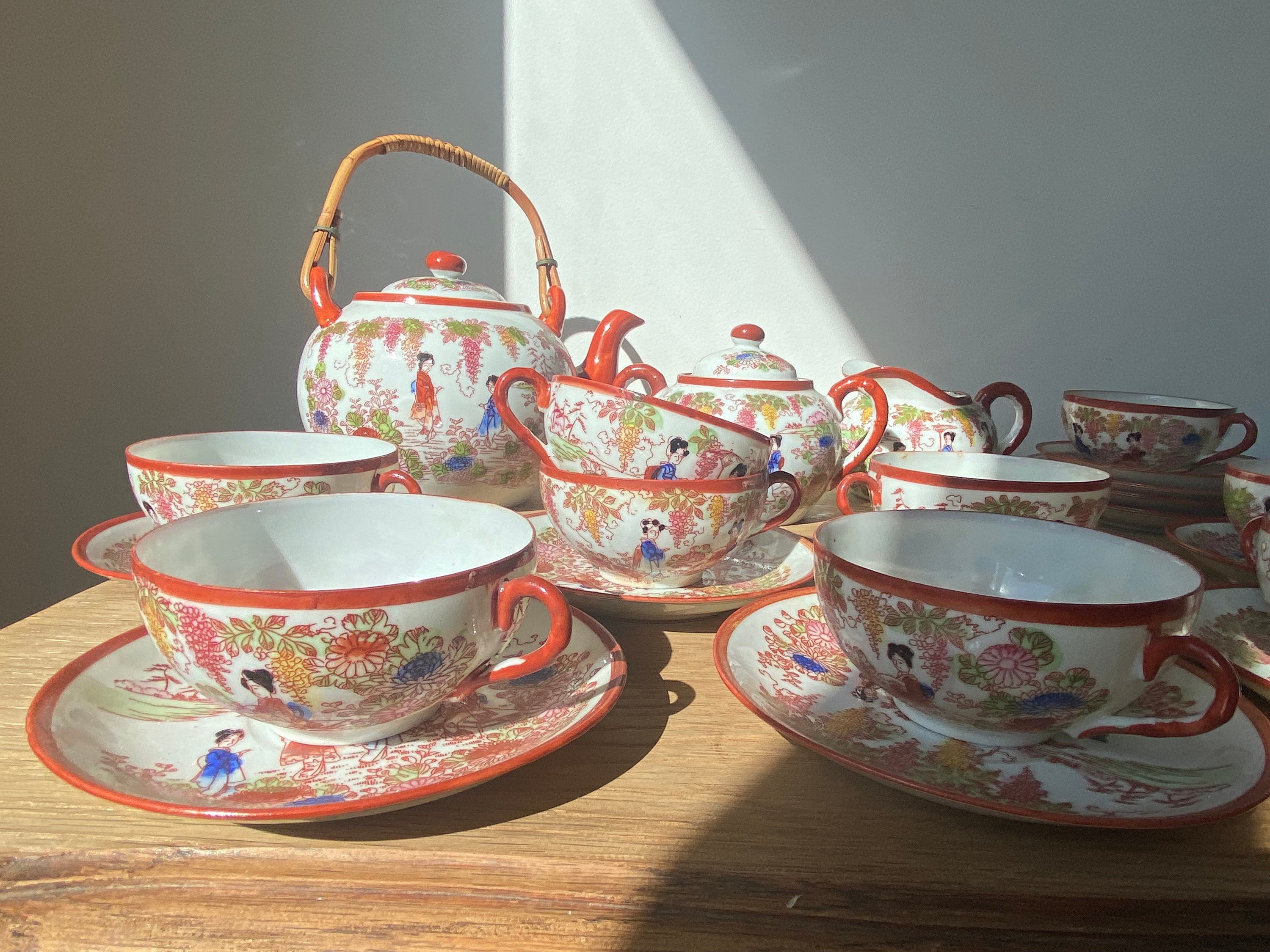 Service à Thé/Café Japonais En Porcelaine - Théière, Pot à Lait, Sucrier Et 12 Tasses (Occasion)