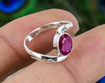 Anillo de rubí de plata esterlina hecho a mano: anillo bohemio con piedras preciosas.