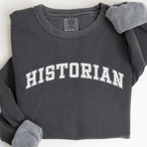 Felpa con cappuccio da storico, girocollo da laureato in storia, regalo per insegnante di storia, maglietta da nerd, regalo per laureato in storia, studente di storia, futuro storico, C297