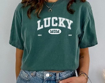 Maglietta personalizzata per la consapevolezza della sindrome di Down, maglietta Lucky Mom Dad, Three 21, giornata mondiale della sindrome di Down, supporto per la sindrome di Down, T21 Lucky Few, E155