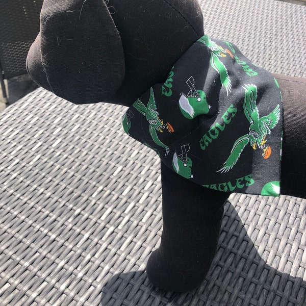 Philadelphia Eagles Legacy Kelly Green cotton fabric Dog/Pet Bandana/Scarf/Neckwear, slip over the collar (benefits non-profit dog rescue)