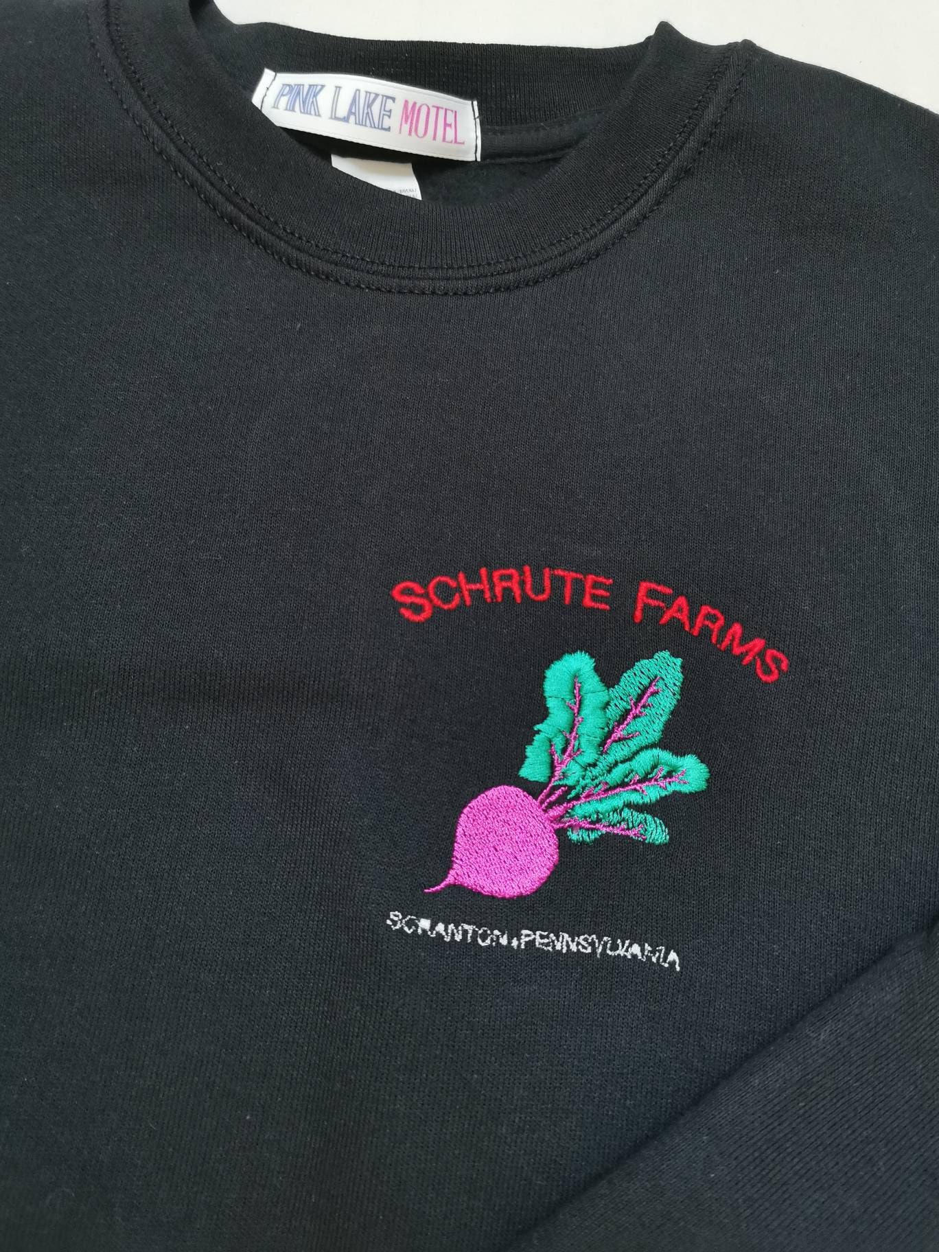 シュルートファーム - 刺繍入りTシャツまたはスウェットシャツのクルー 