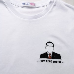 Tak powiedziała - Wewnątrz jestem martwa - Biuro - haftowana koszulka, bluza z okrągłym dekoltem lub bluza z kapturem - Michael Scott