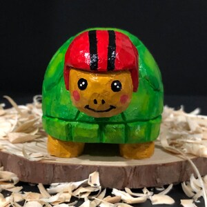 Wooden figurines Wood Carving - Hand Carved Figurine Wooden Turtle Racing  /Handmade gift/Home decoration/Art toy/birthday gift / Christmas