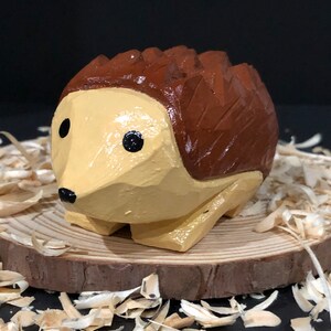 Wooden figurines Wood Carving - Hand Carved Figurine Wooden porcupine  /Handmade gift/Home decoration/Art toy/birthday gift / Christmas