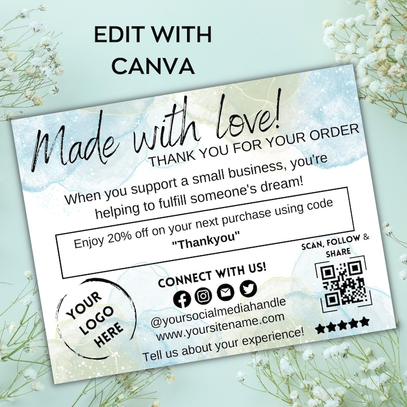 Pode incluir: Um cart&atilde;o de agradecimento com um fundo de aquarela azul e branco. O cart&atilde;o diz "Made with love!" e "Thank you for your order." Tamb&eacute;m inclui um c&oacute;digo de desconto, identificadores de m&iacute;dia social e um c&oacute;digo QR.