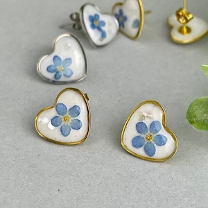 Forget me not earrings. Real pressed blue flowers resin stud earrings. Gold Hearts. Hypoallergenic steel pin. Minimalist Botanical Studs