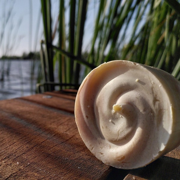 Haarseife Cura- Granatapfelduft - Naturseife für Haar, Hand & Körper - Palmölfrei - Plastikfrei - Bio-Öle - Vegan - Geschenkidee