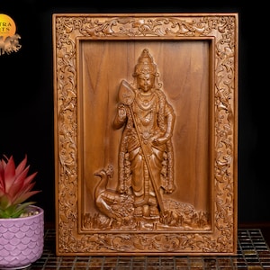 Lord Murugan Wood Carving - Eschenholz Wandplatte 15 &quot;x 11&quot;