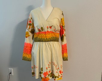 1970s Long Sleeve Cream Psych Dress