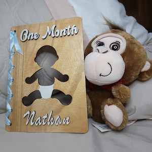 Kindvormig houten eerste maand teken, Mijlpaal babykaart, Een maand babykaart, Een maand oude plaquette