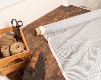 Tessuto di lino bianco con strisce blu – Lino baltico naturale tagliato su misura, peso medio per cucito e arredamento per la casa