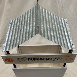 Small Pumpkin Display - Stand Only - No Pun’kins