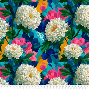 以下が含まれることがあります： 黄色い中心を持つ大きな白い菊の花、濃い緑色の葉、鮮やかなピンクと青の抽象的な形が特徴の生地パターン。下部には黒い目盛りが付いた白い定規があり、29cmまで測定できるようになっています。