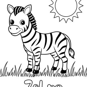 Puede incluir: Dibujo en blanco y negro de una cebra de pie en un campo de hierba con un sol detrás. La palabra "Zebra" está escrita debajo de la imagen.