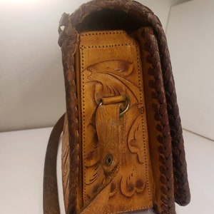 Vintage 1960s hand tooled leather shoulder bag. Made by Salinas in Mexico. image 5