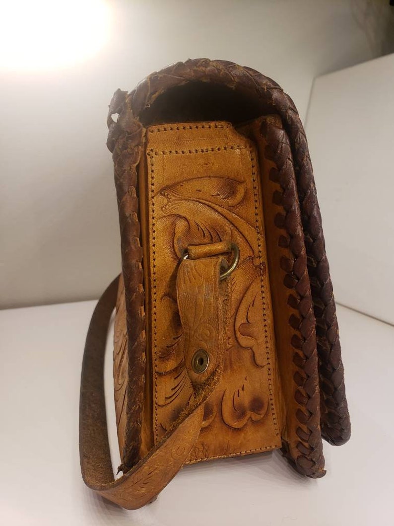 Vintage 1960s hand tooled leather shoulder bag. Made by Salinas in Mexico. image 5