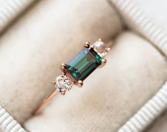 Emerald cut Alexandrite Engagement Ring, Vintage Alexandrite Solitaire Ring, Color Changing Stone Ring, Anniversary Gift, Art Wedding Ring