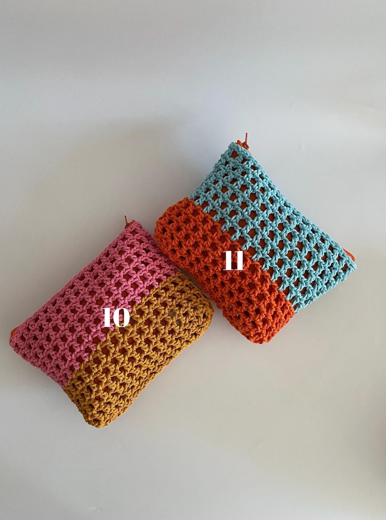 Elevate your beauty routine with this beautiful handcrafted Crochet Makeup Bag. Expertly designed for the modern individual who appreciates function fused with style, this makeup bag is a chic way to keep your favorite cosmetics organized.
