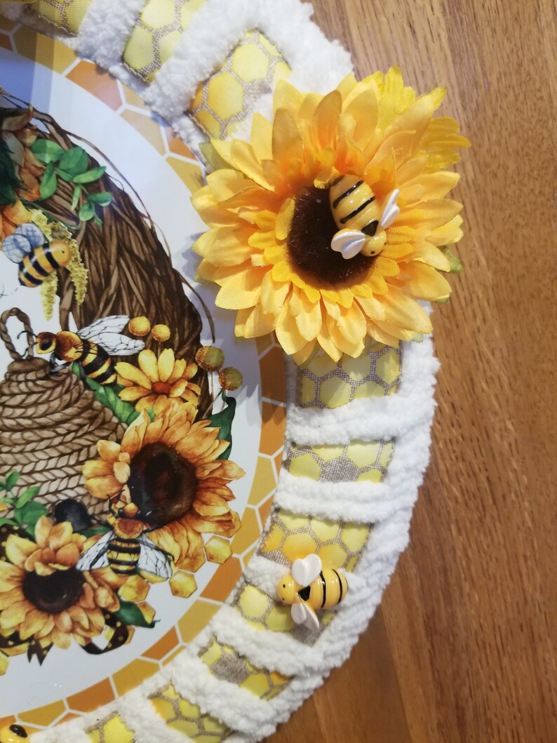 Chunky Yarn Bee Kind/sunflower/bee Wreath/door/wall Decor/storm Door