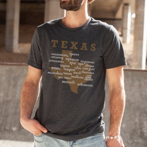Texas T-Shirt, Map Tshirt, Quirky Tee, Funny Town Names, Funny Tshirt, Quirky Tee, Map Design, Geschenkidee für Sie, US States, USA, Custom