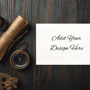 Elegante 5x7 Convite de Casamento Mockup para Design de Cartão de Chá de Bebê em Estilo Flat Lay