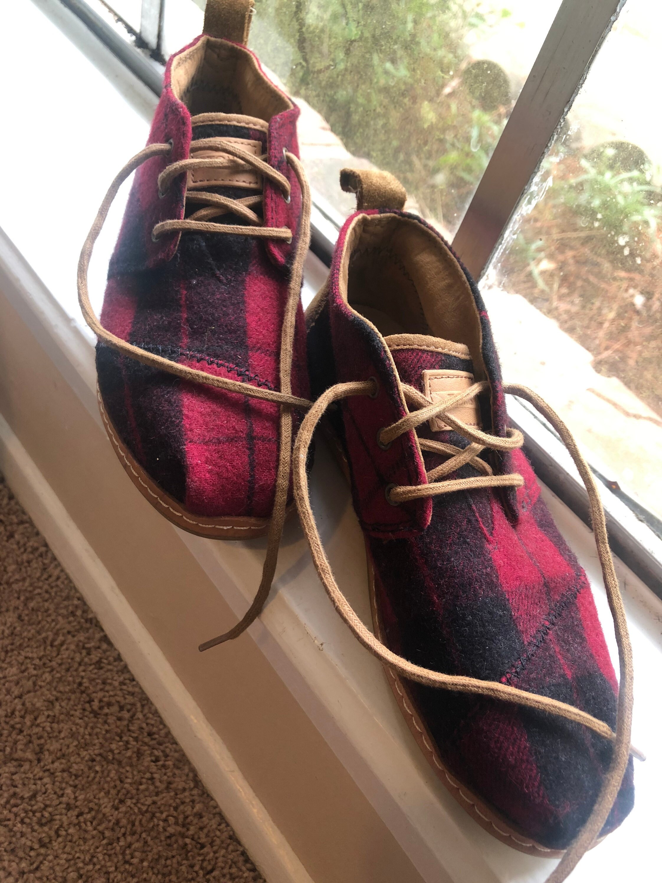 TOMS Bota Leather and Flannel Red Plaid 